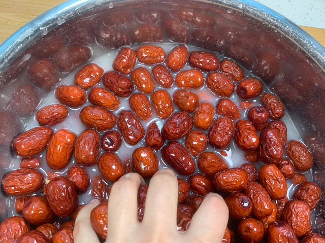 硒维康能喝中药一起吃吗(吃中药时能不能吃硒片和维生素)-硒宝网