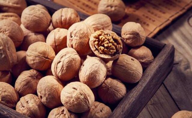 三岁宝宝能不能吃锌硒宝（宝宝补锌吃锌硒宝可以吗）-硒宝网