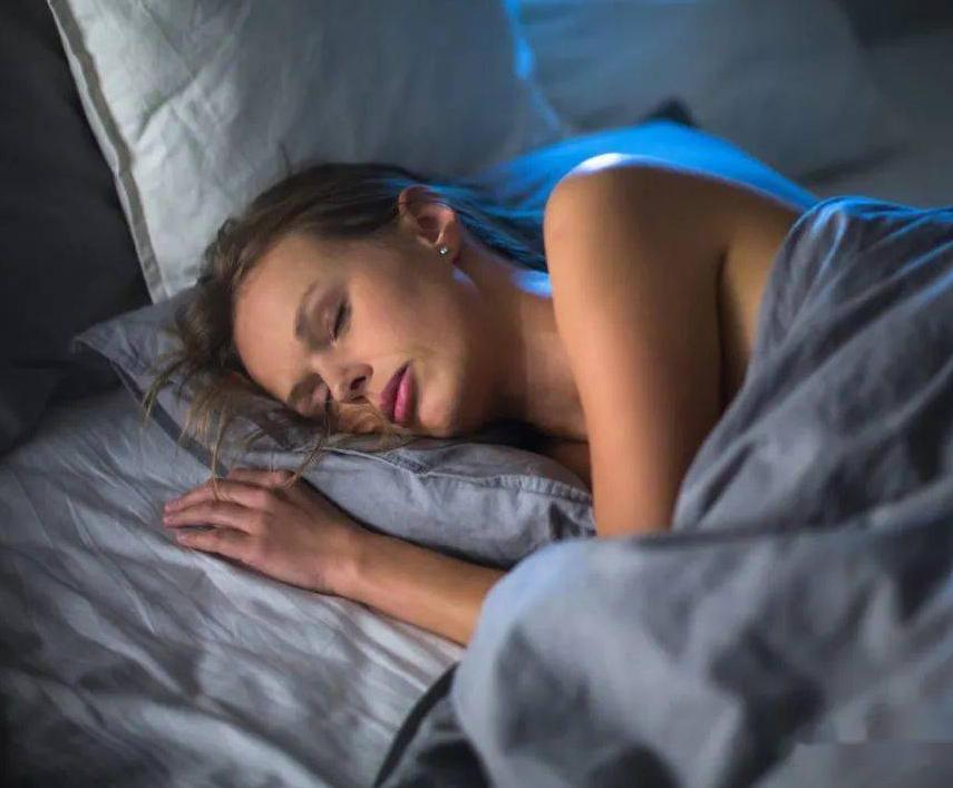 十二岁长白头发吃锌硒宝（锌对白头发的作用）-硒宝网