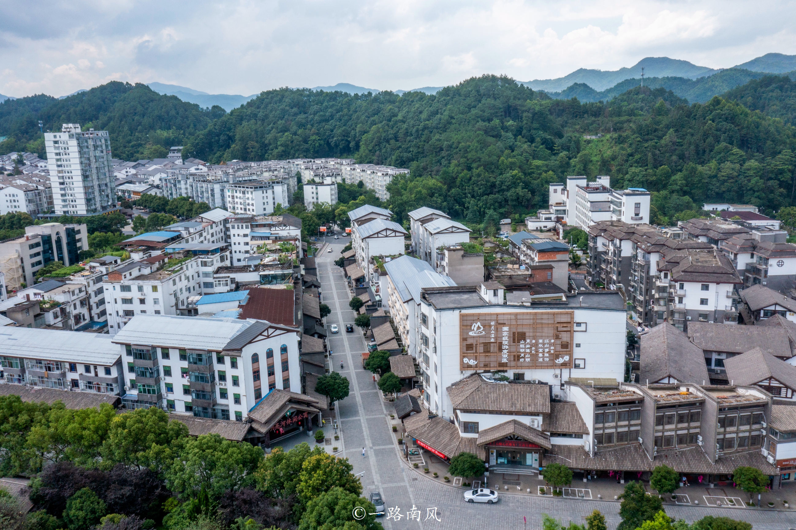 宜春富硒水是真的吗（宜春富硒水是什么颜色的水）-硒宝网