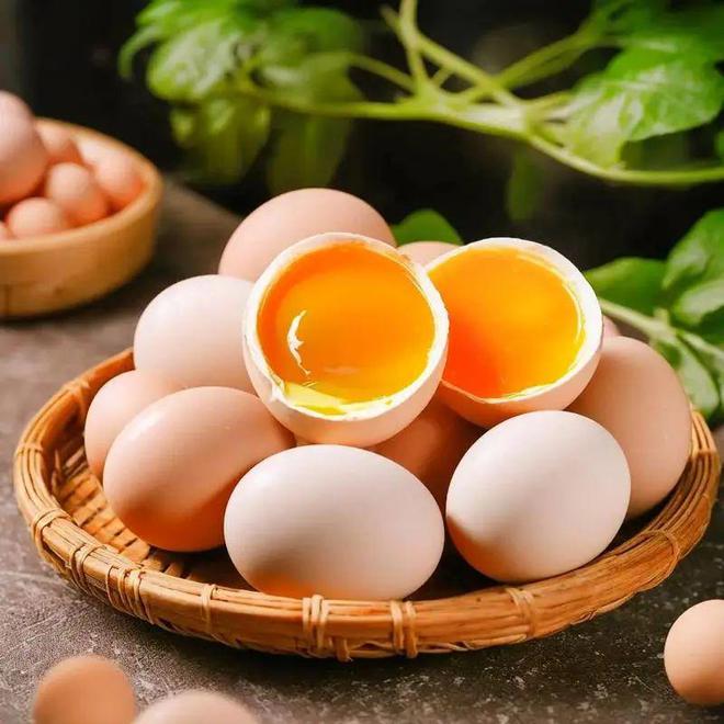 土鸡蛋和富硒鸡蛋哪种好(鸡蛋土种富硒好不好)-硒宝网