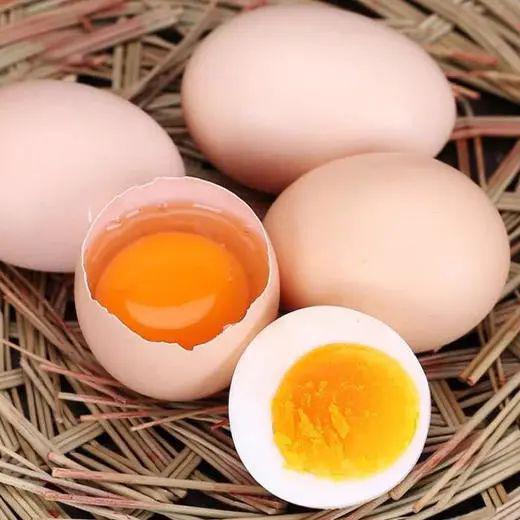 土鸡蛋和富硒鸡蛋哪种好(鸡蛋土种富硒好不好)-硒宝网