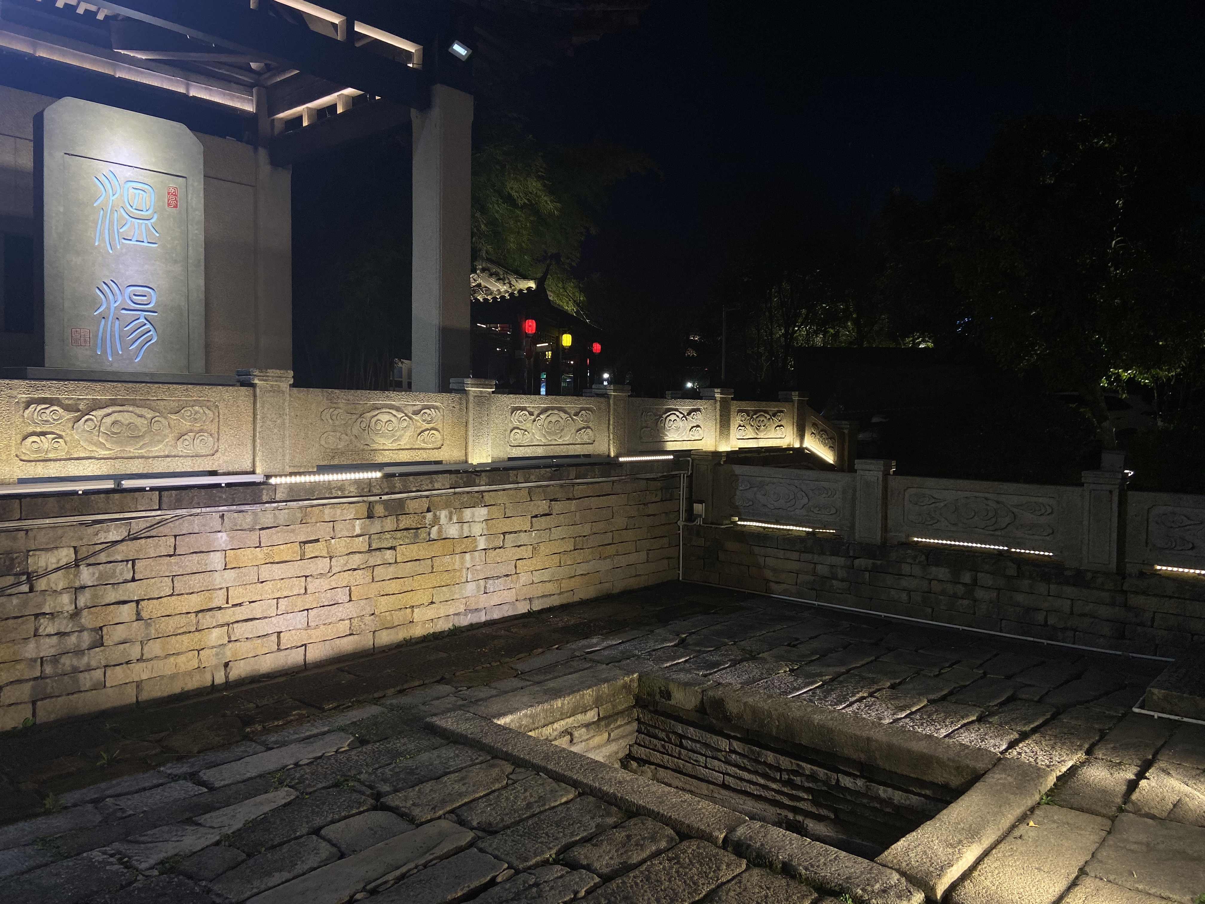 富硒泉矿泉水(富硒泉水作用)-硒宝网