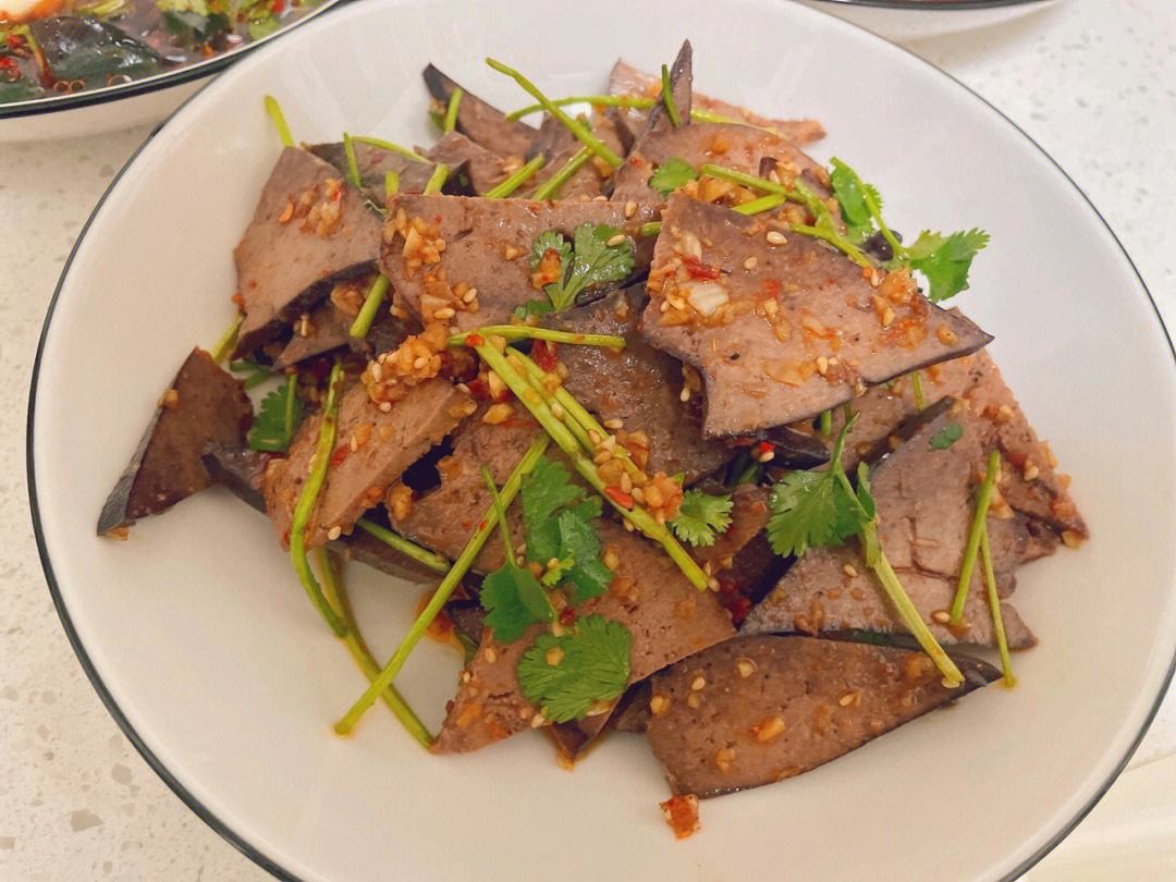 每天吃多少硒(每天吃硒200微克行吗)-硒宝网