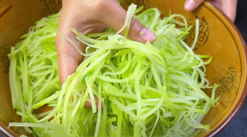 怎样补充硒元素(补充硒元素吃什么食物)-硒宝网