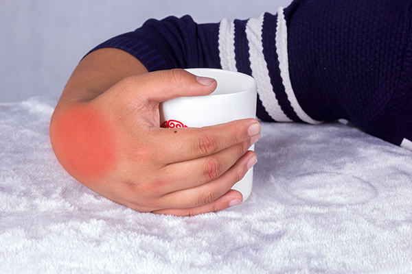 补硒治疗骨?。?远程机器人关节置换 ）-硒宝网