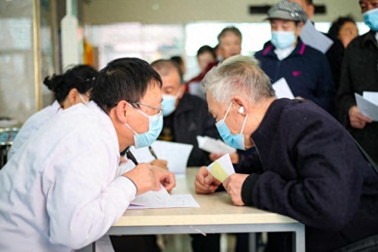 老人怎样补硒（硒元素与心血管健康）-硒宝网