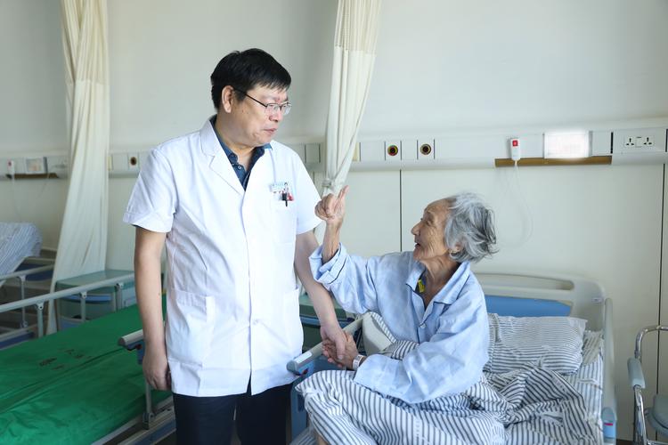 每人补硒多少(硒缺乏症状)-硒宝网