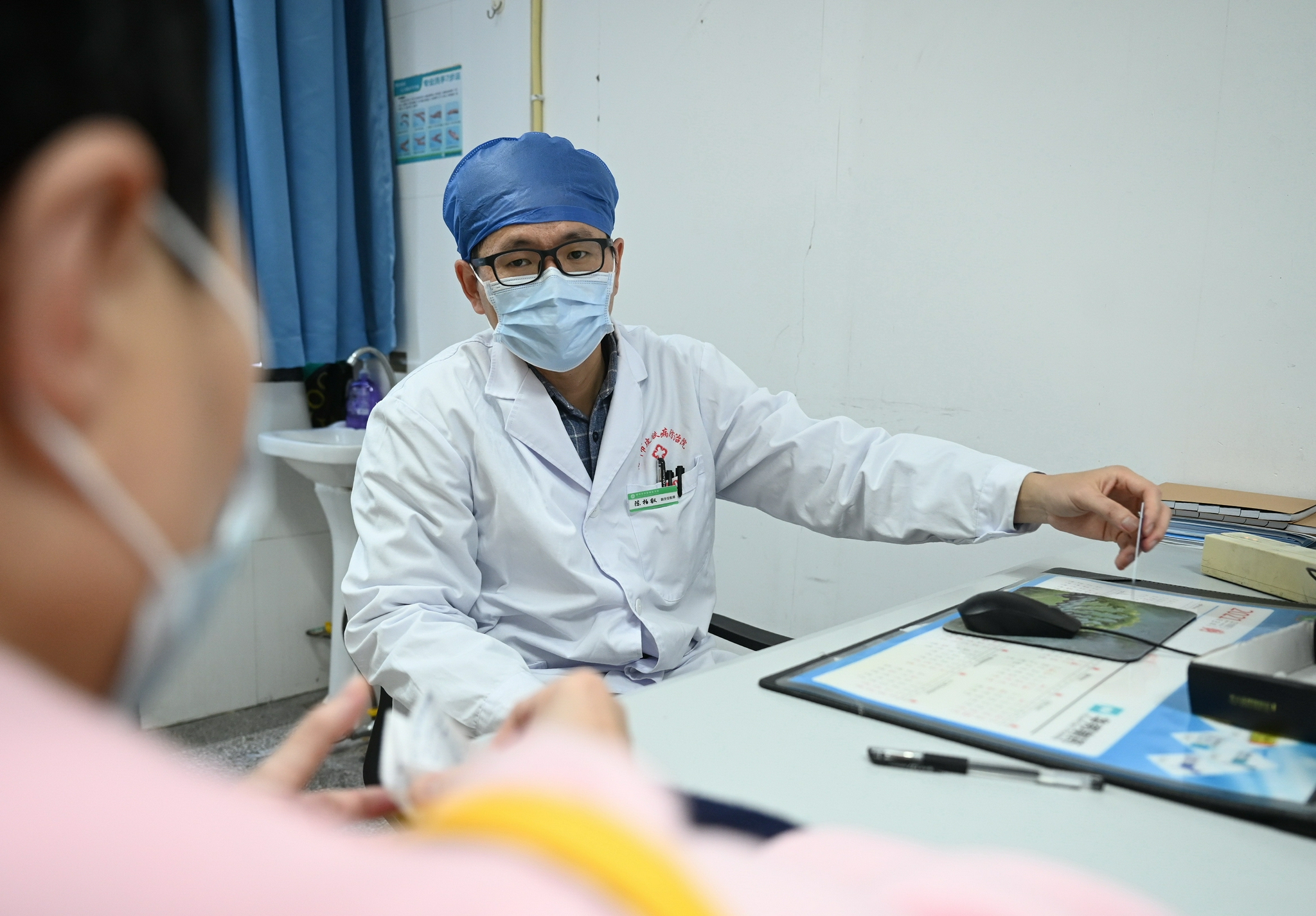 老人如何补硒(补硒对老年人肝脏改善作用)-硒宝网